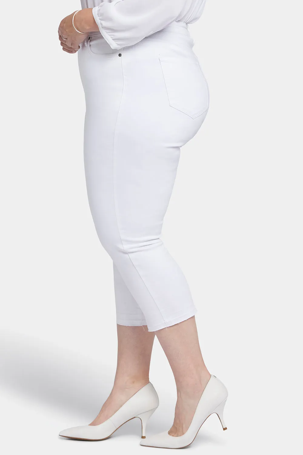 Chloe Capri Jeans In Plus Size - Optic White