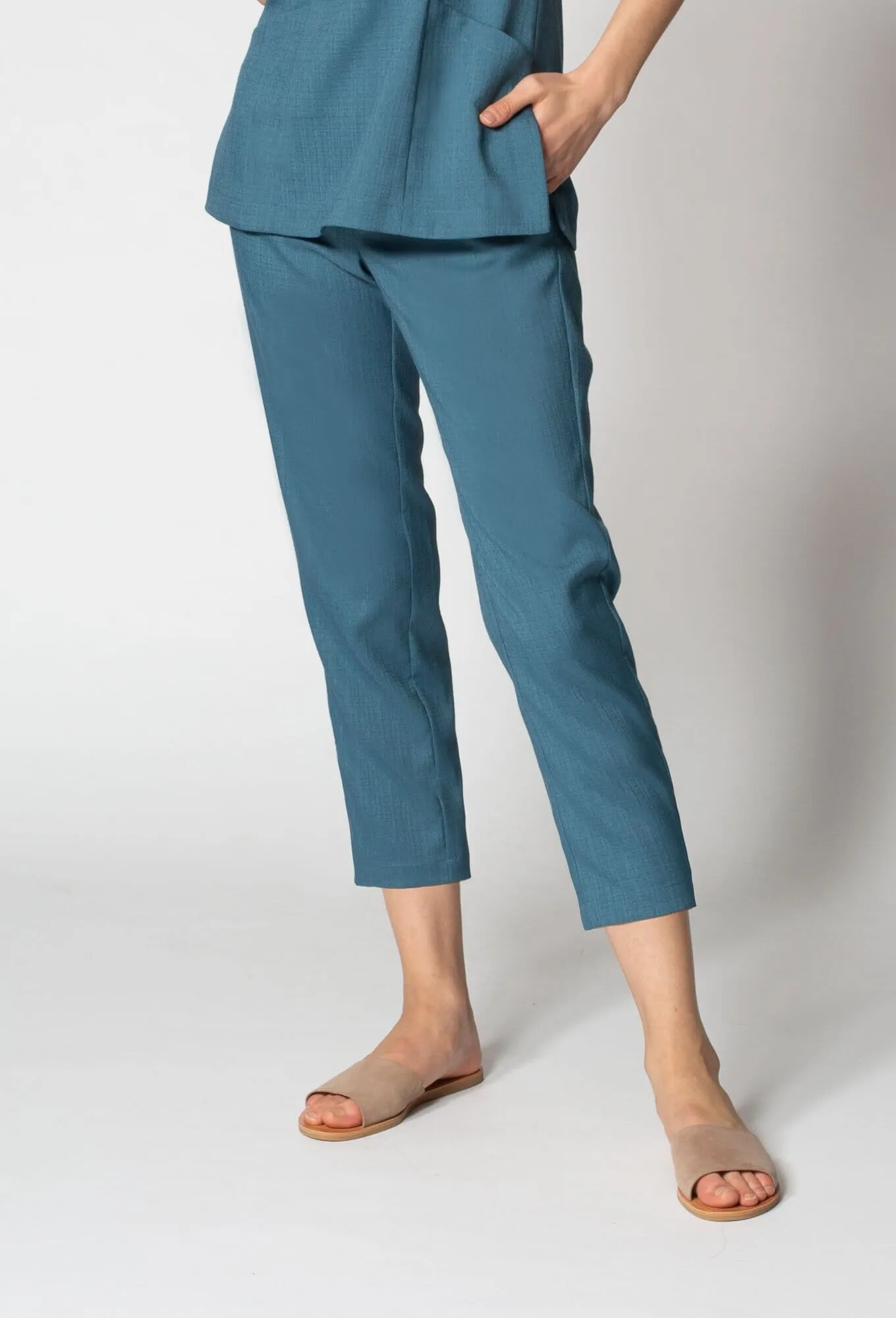 Limited Edition Women's Faux Linen Crop Pant