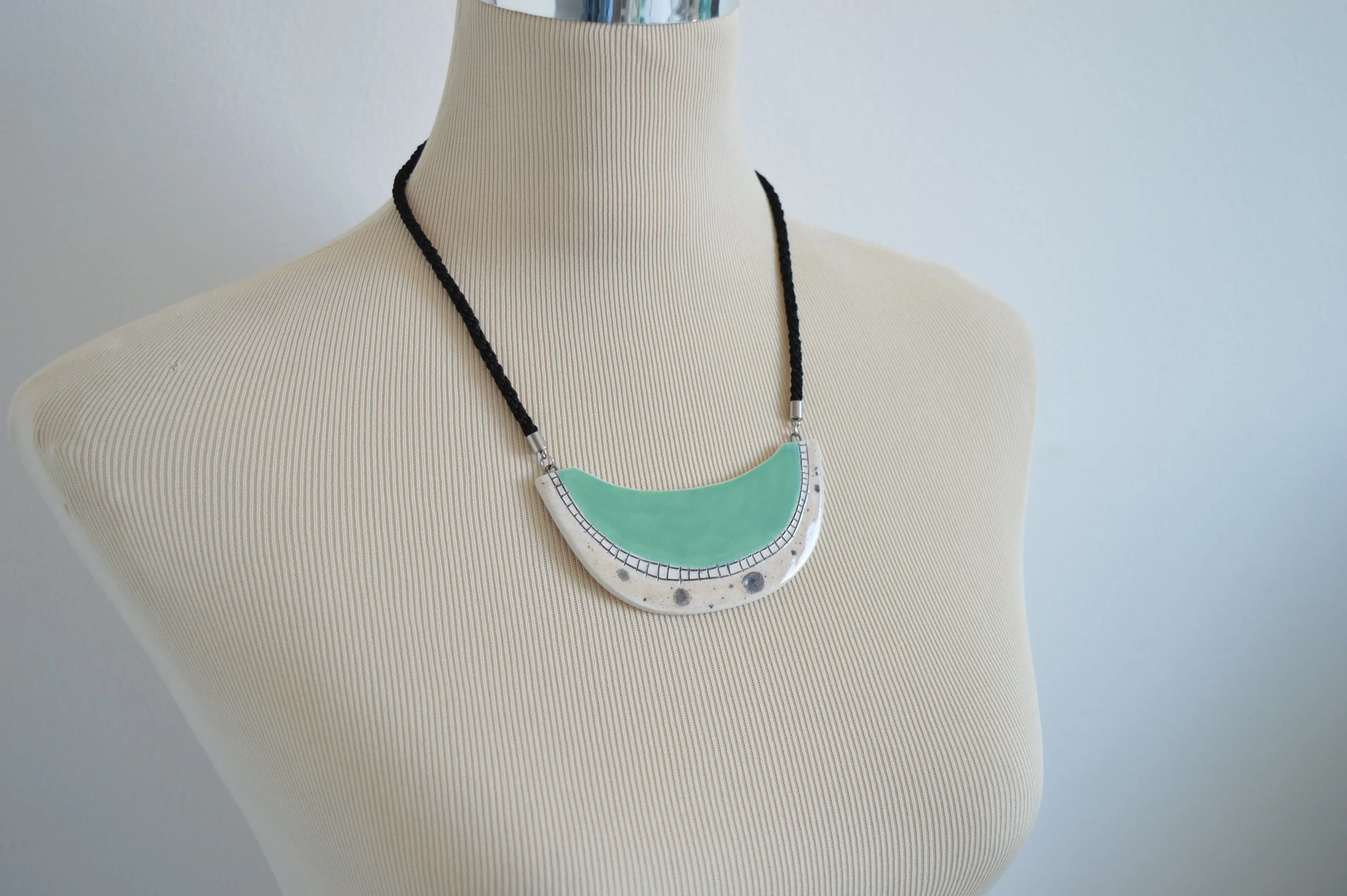 Organic statement necklace