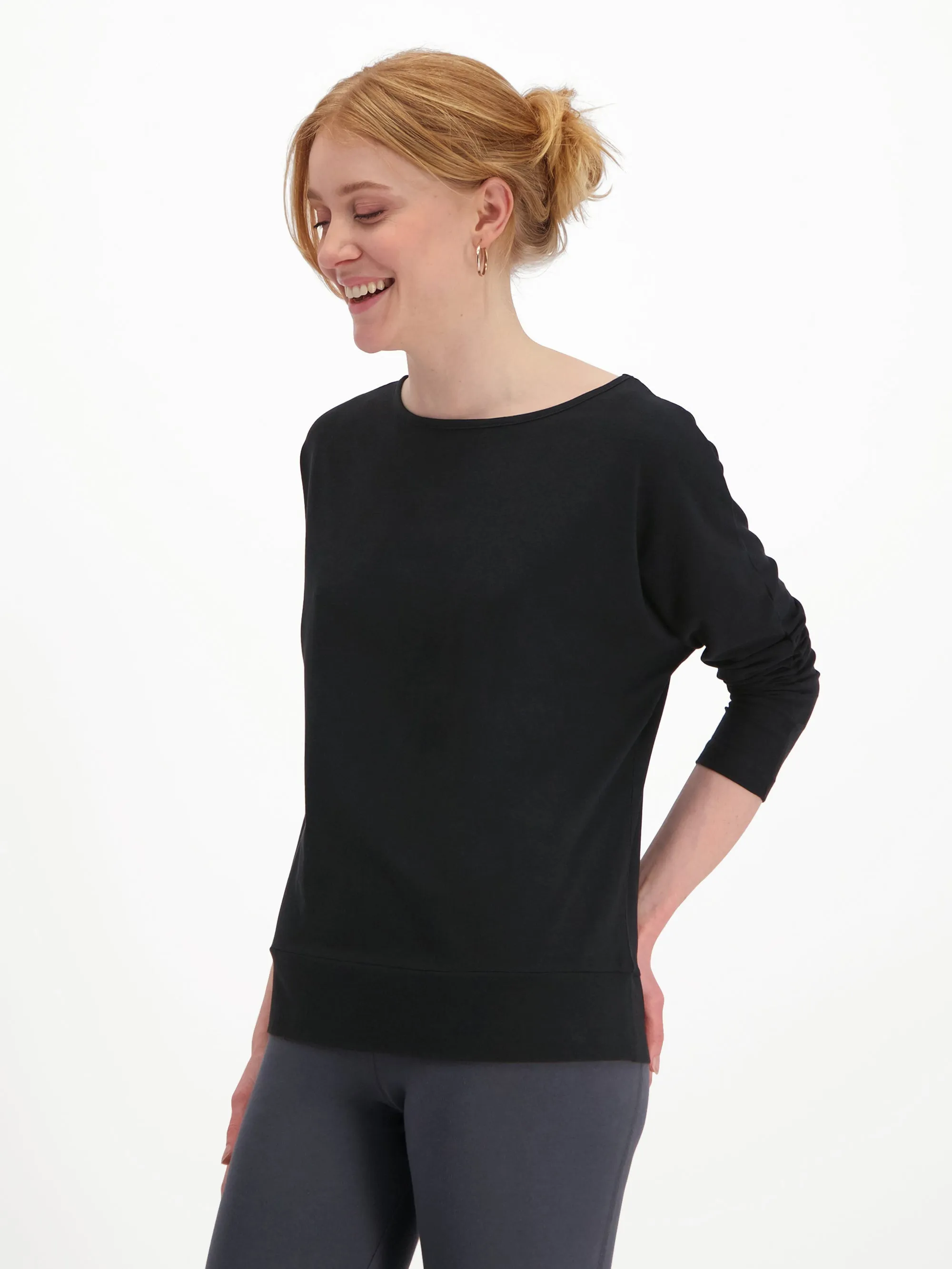 Urban Goddess Budhi Long Sleeve Yoga Top - Urban Black