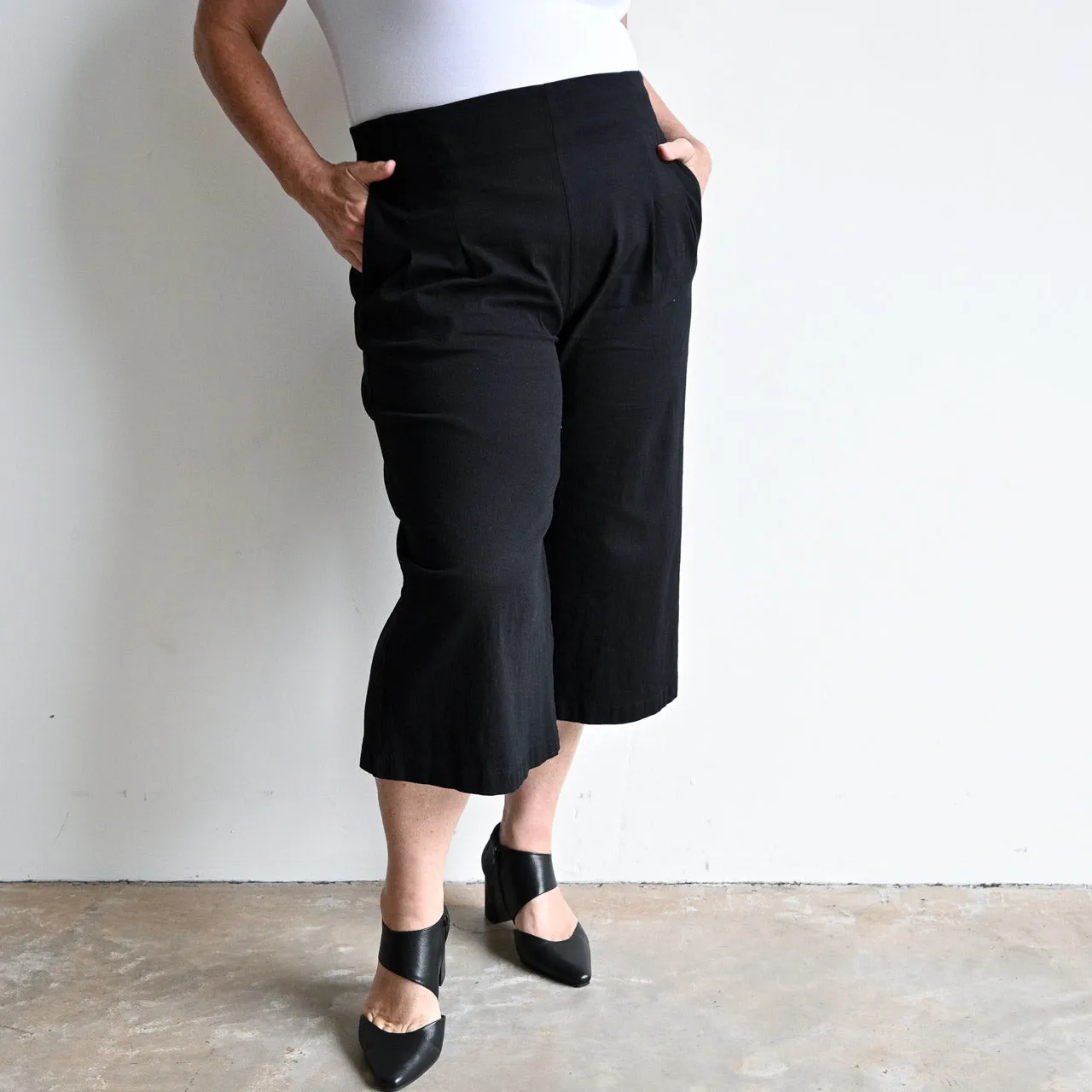 Wide Leg Crop Pants in Stretch Linen