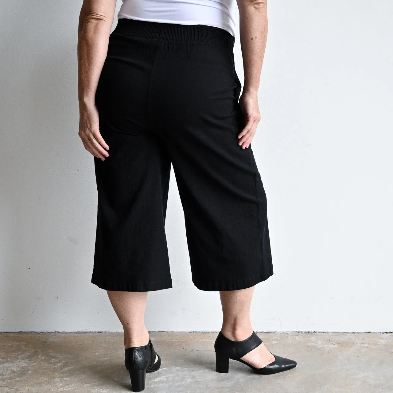 Wide Leg Crop Pants in Stretch Linen