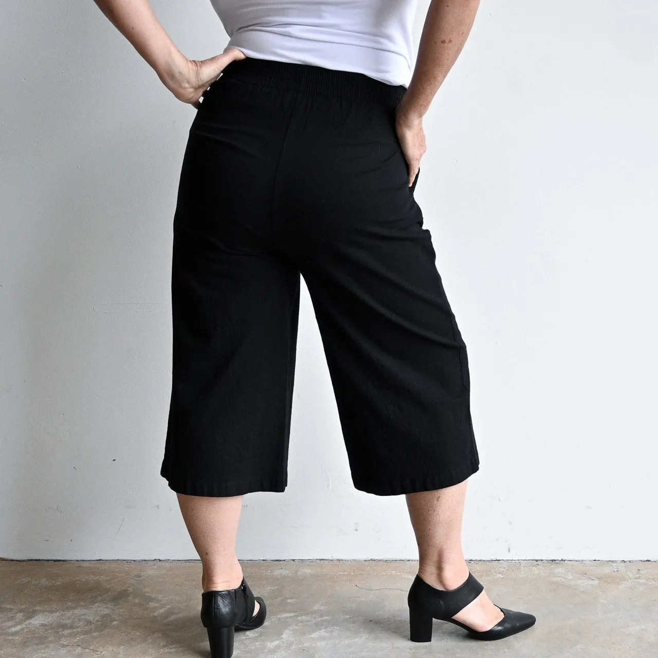 Wide Leg Crop Pants in Stretch Linen