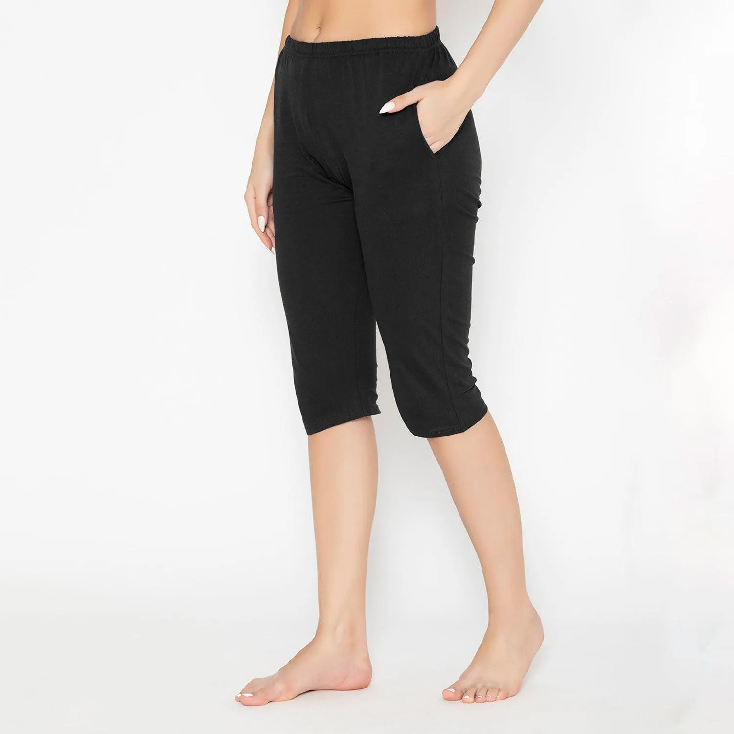 Women's Plain Knitted Capri - Black